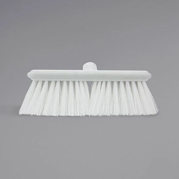 Carlisle 40050EC02 Sparta Flo Thru 9 1/2" White Flagged Vehicle And Wall Cleaning Brush 3 Carlisle 40050EC02 Sparta Flo Thru 9 1/2" White Flagged Vehicle And Wall Cleaning Brush - Image 3