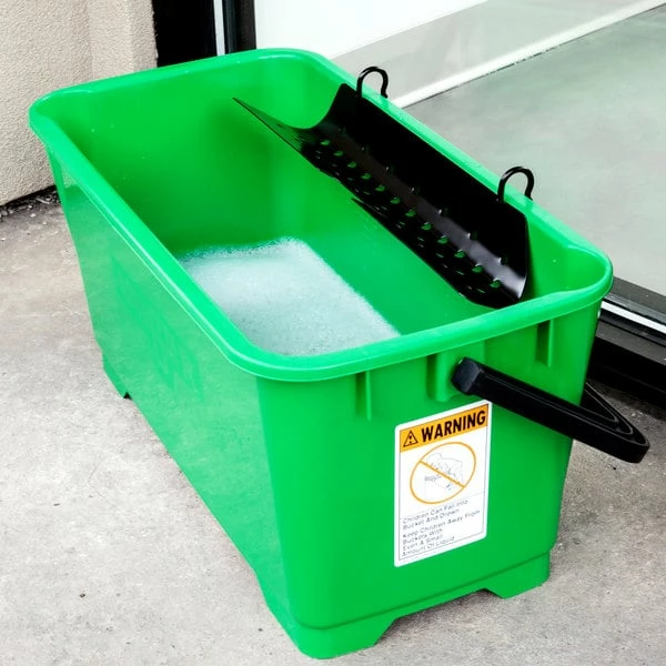 Unger® Unger QB220 ProBucket 6 Gallon Window Cleaning Bucket 1 Unger® Unger QB220 ProBucket 6 Gallon Window Cleaning Bucket