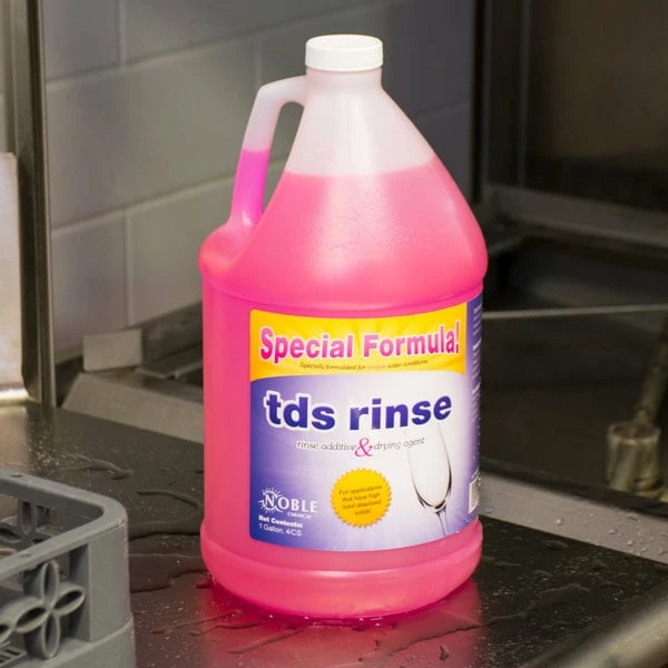 Noble Chemical TDS Rinse 1 Gallon / 128 Oz. Additive Drying Agent - 4/Case 1 Noble Chemical TDS Rinse 1 Gallon / 128 Oz. Additive Drying Agent - 4/Case